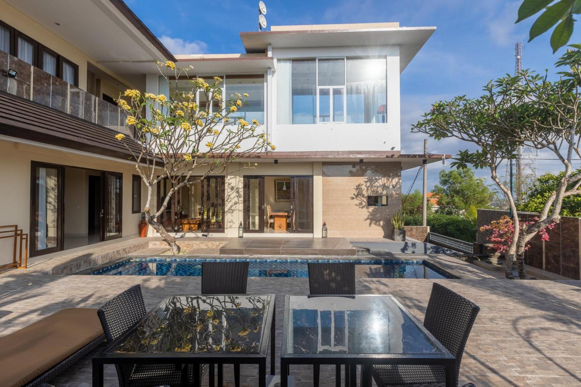 Villa Mayasari